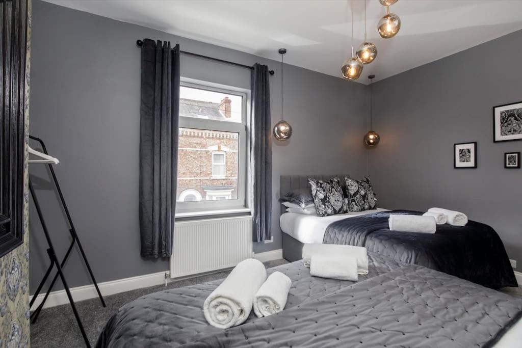 The Milton - Stylish Terraced Villa York Exterior foto
