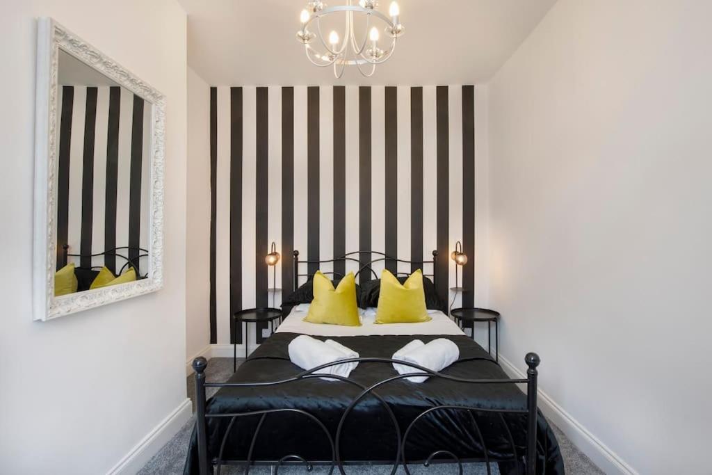 The Milton - Stylish Terraced Villa York Exterior foto